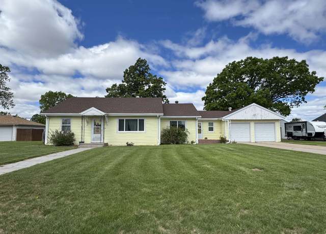 Property at 112 N Elder Ave, North Platte, NE 69101, 3 beds, 2 baths