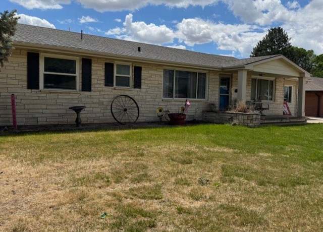 Property at 2308 W E St, North Platte, NE 69101, 4 beds, 2 baths