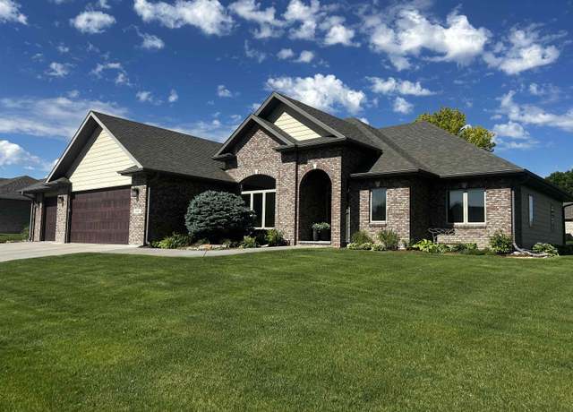 Property at 1102 Tanner Ct, North Platte, NE 69101, 3 beds, 3 baths