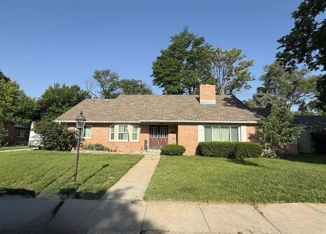 Property at 306 W Circle Dr, North Platte, NE 69101, 4 beds, 3 baths