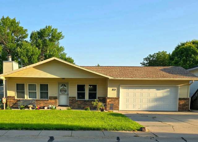 Property at 1008 Hackberry Rd, North Platte, NE 69101, 3 beds, 1 bath