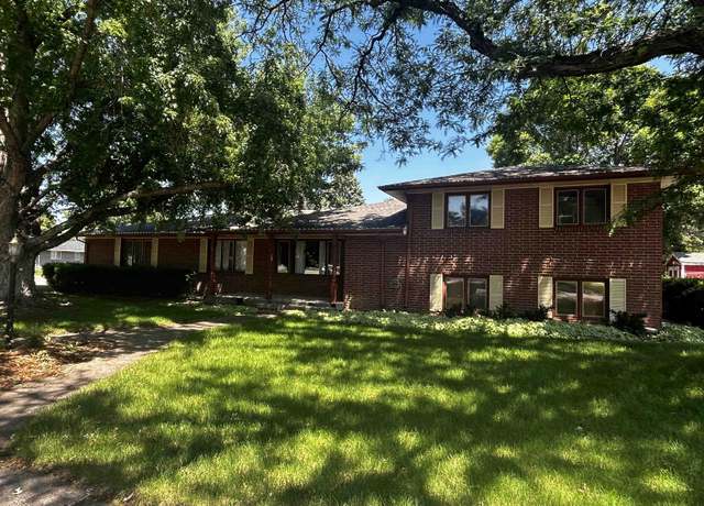 Property at 901 Spruce St, North Platte, NE 69101, 4 beds, 3 baths