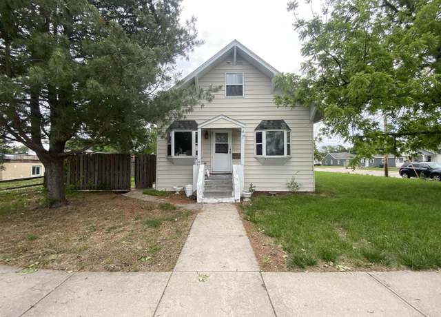 Property at 421 S Walnut St, North Platte, NE 69101, 3 beds, 2 baths