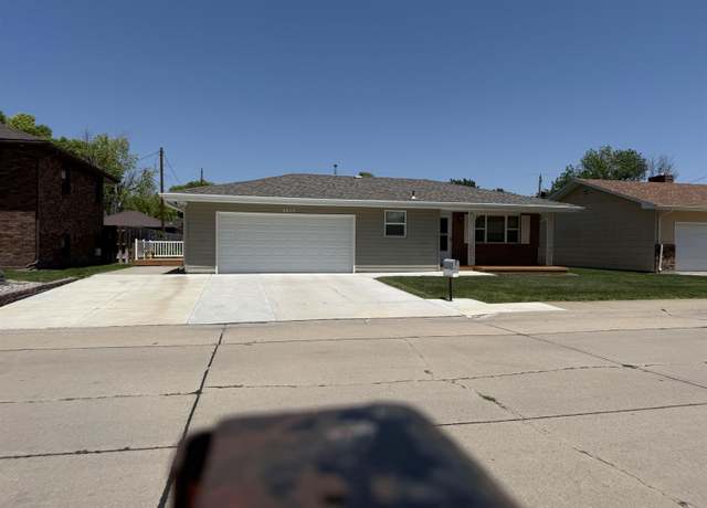 Property at 3015 Birchwood Rd, North Platte, NE 69101, 3 beds, 2 baths