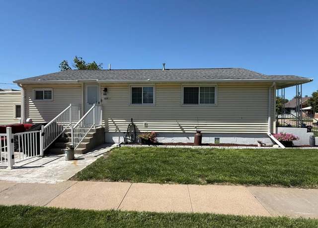 Property at 620 S Bailey Ave, North Platte, NE 69101, 3 beds, 2 baths