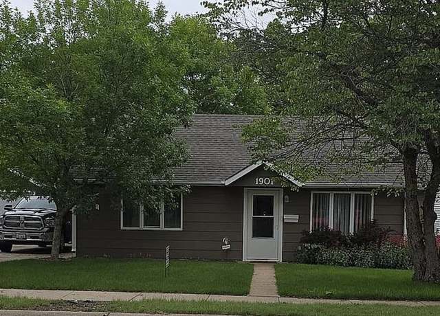Property at 1901 W 1st St, North Platte, NE 69101, 3 beds, 2 baths