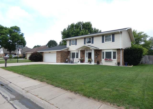 Property at 1120 Sheridan Ct, North Platte, NE 69101, 4 beds, 3 baths