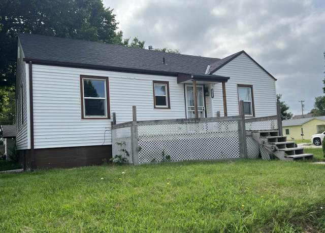 Property at 521 S Cottonwood, North Platte, NE 69101, 4 beds, 2 baths
