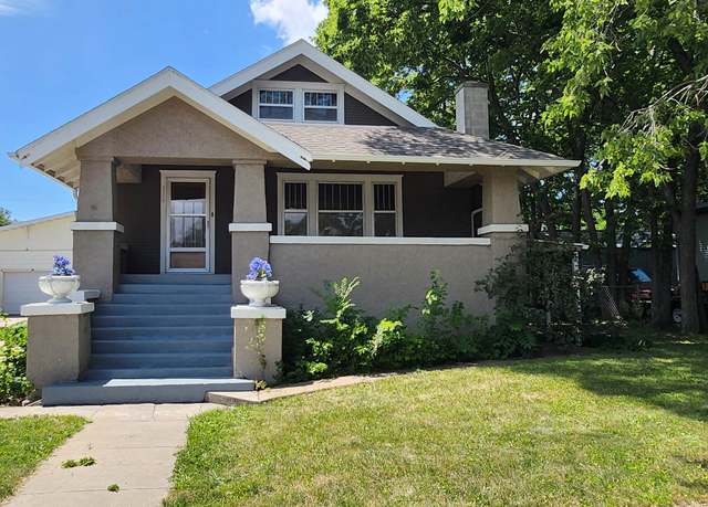 Property at 714 W 6th St, North Platte, NE 69101, 3 beds, 2 baths