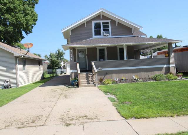 Property at 717 E 9th St, North Platte, NE 69101, 4 beds, 2 baths