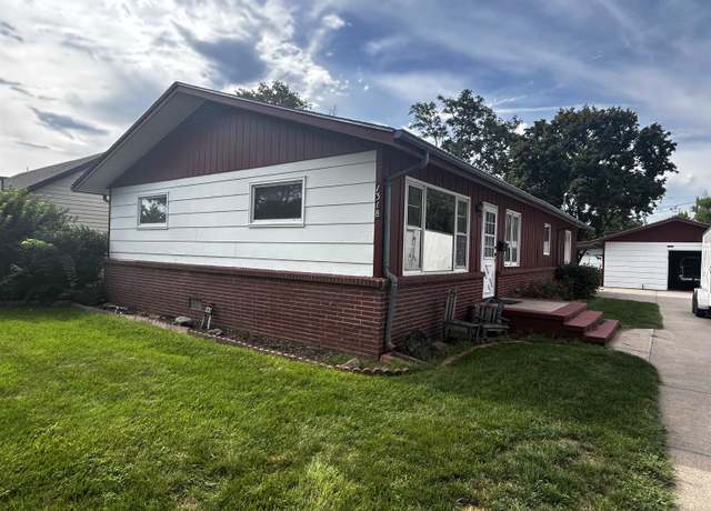 Property at 1318 E 2nd St, North Platte, NE 69101, 3 beds, 2 baths
