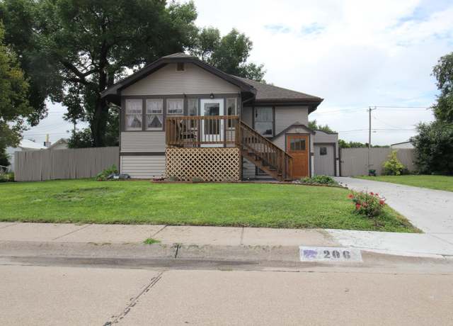 Property at 206 W Reid Ave, North Platte, NE 69101, 4 beds, 2 baths