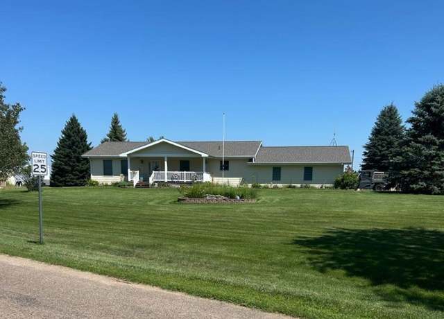 Property at 5449 N Horizon Dr, North Platte, NE 69101, 3 beds, 3 baths
