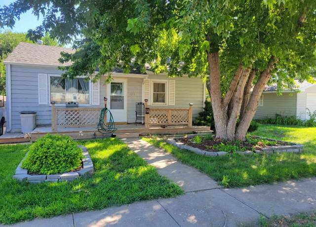 Property at 2212 W 4th St, North Platte, NE 69101, 3 beds, 2 baths