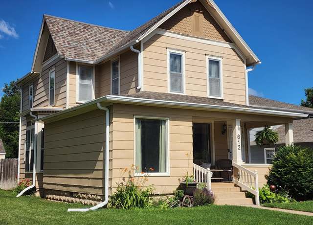 Property at 612 S Poplar St, North Platte, NE 69101, 3 beds, 2 baths