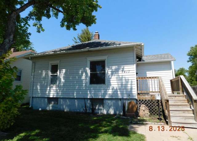 Property at 1417 W 2nd St, North Platte, NE 69101, 3 beds, 1 bath