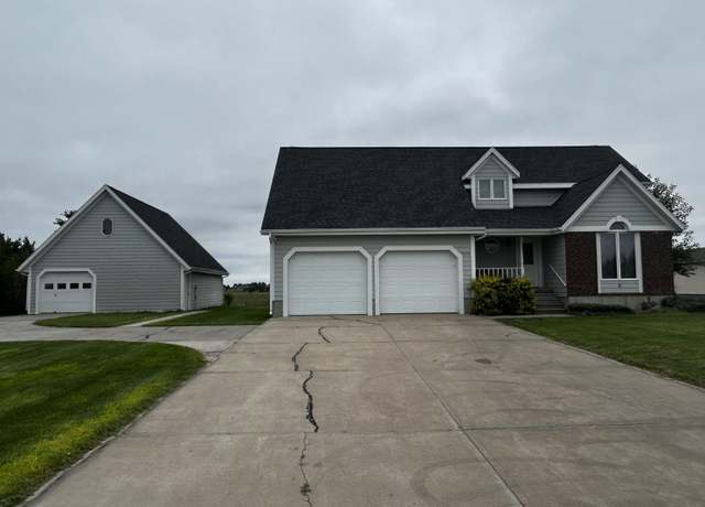 Property at 9009 Maloney Dr, North Platte, NE 69101, 4 beds, 4 baths