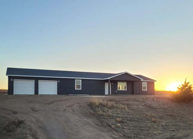 Property at 3788 W Highlands Dr, North Platte, NE 69101, 3 beds, 2 baths
