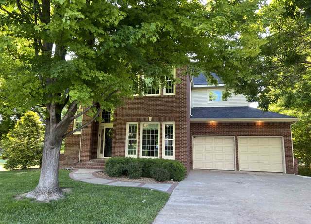 Property at 2004 Circle Lake Dr, Dodge City, KS 67801, 4 beds, 4 baths