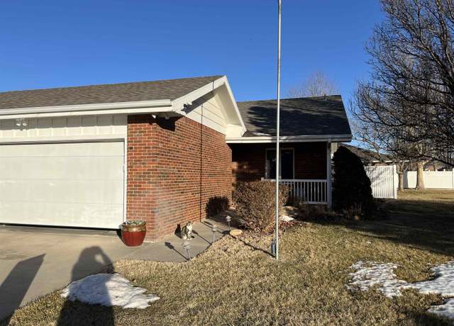 Property at 1403 B Shadow Ln, Dodge City, KS 67801, 2 beds, 3 baths