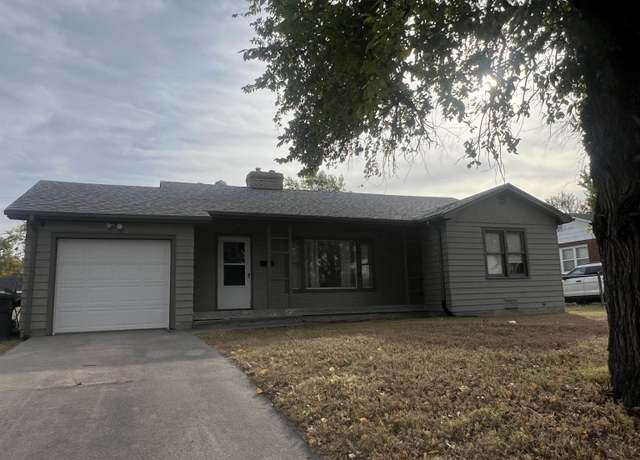 Property at 2212 Hart Ave, Dodge City, KS 67801, 2 beds, 1 bath