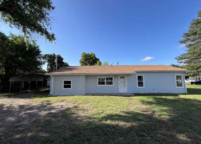 Property at 815 Gilman St, Dodge City, KS 67801, 4 beds, 1 bath