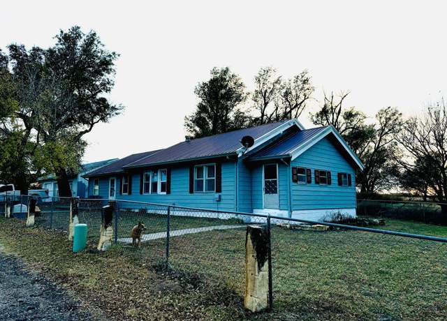 Property at 11285 Lariat Way, Dodge City, KS 67801, 2 beds, 2 baths