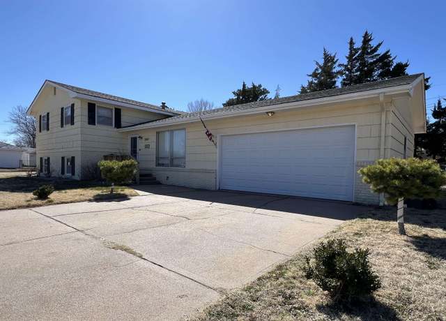 Property at 2501 6th Ave, Dodge City, KS 67801, 4 beds, 2.5 baths