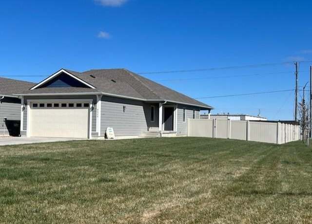Property at 806 A Sundown Ct, Dodge City, KS 67801, 2 beds, 2 baths