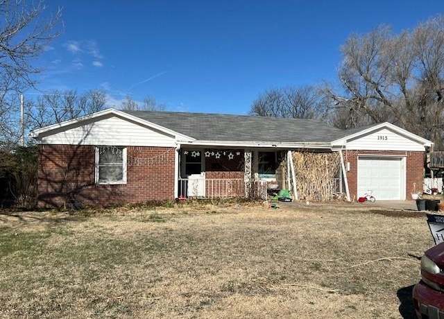 Property at 1915 Hart Ave, Dodge City, KS 67801, 3 beds, 1 bath