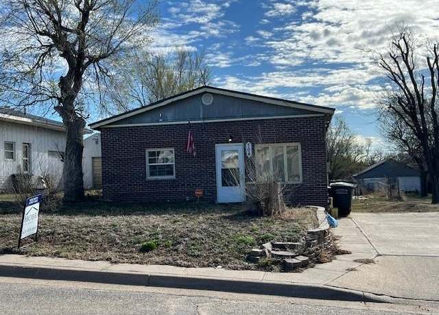 Property at 704 Overhill Rd, Dodge City, KS 67801, 3 beds, 1 bath