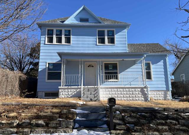 Property at 1308 3rd Ave, Dodge City, KS 67801, 4 beds, 4.5 baths