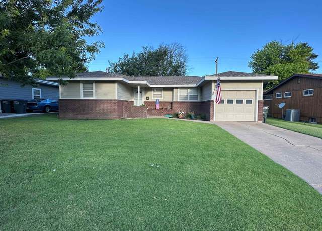 Property at 2211 5th Ave, Dodge City, KS 67801, 2 beds, 2 baths