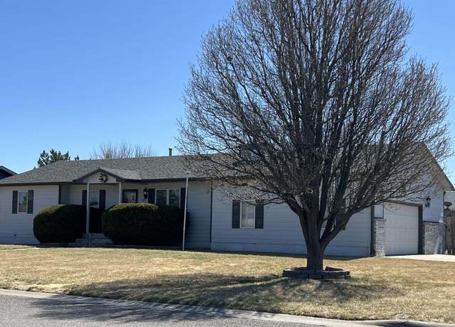 Property at 509 Sunset Ct, Dodge City, KS 67801, 4 beds, 3 baths