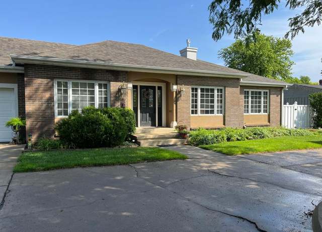 Property at 508 Annette St, Dodge City, KS 67801, 2 beds, 3 baths