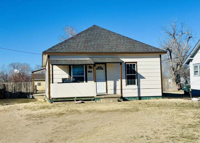 Property at 204 Poplar St, Dodge City, KS 67801, 2 beds, 1 bath