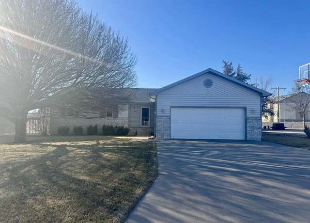 Property at 309 East Bend St, Dodge City, KS 67801, 3 beds, 3 baths