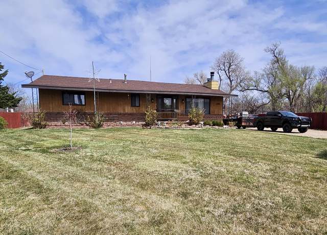 Property at 2208 W Spruce, Dodge City, KS 67801, 4 beds, 3 baths
