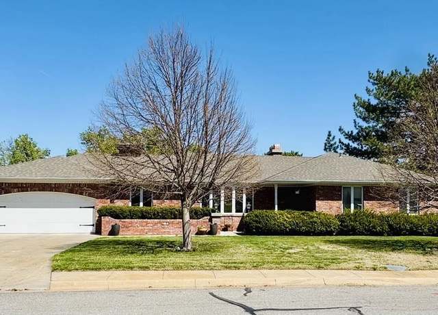 Property at 1812 Burr Pkwy, Dodge City, KS 67801, 4 beds, 4.5 baths