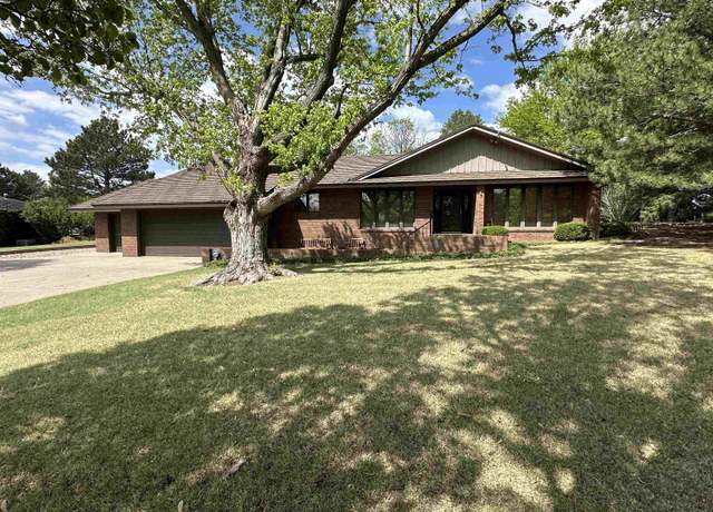 Property at 1907 Burr Pkwy, Dodge City, KS 67801, 3 beds, 3.5 baths