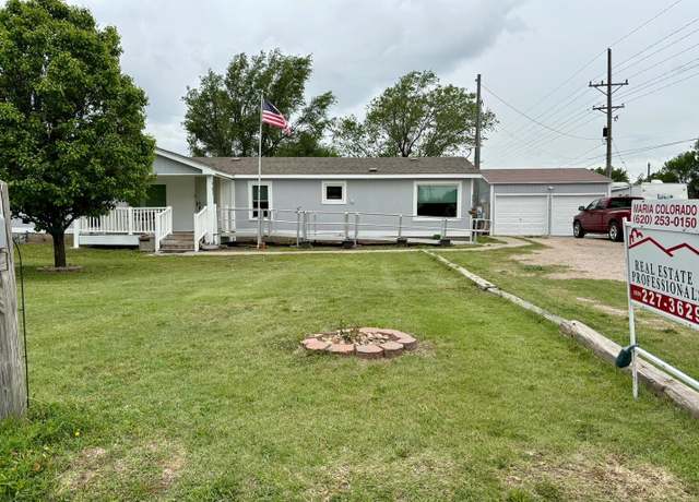 Property at 1603 Park St, Dodge City, KS 67801, 3 beds, 2 baths