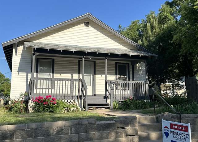 Property at 1705 4th Ave, Dodge City, KS 67801, 2 beds, 1 bath