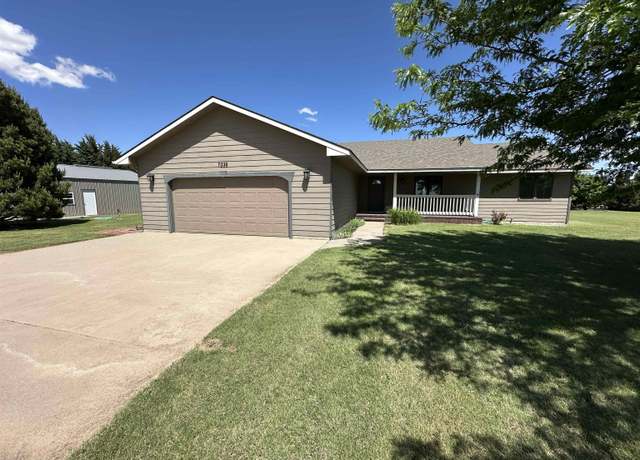 Property at 11338 40th Ave West, Dodge City, KS 67801, 3 beds, 2 baths