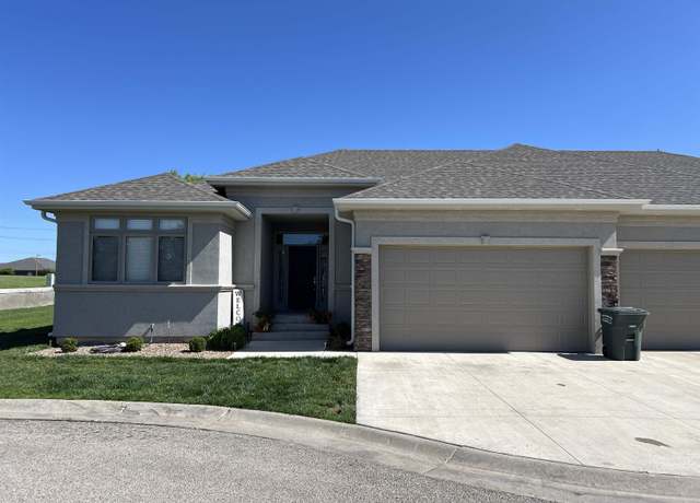 Property at 1410 Highland Pointe Way, Dodge City, KS 67801, 3 beds, 2 baths