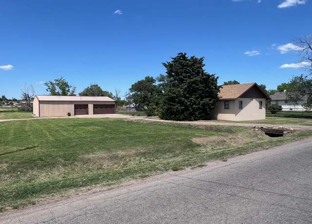 Property at 2412 Park St, Dodge City, KS 67801, 4 beds, 1 bath
