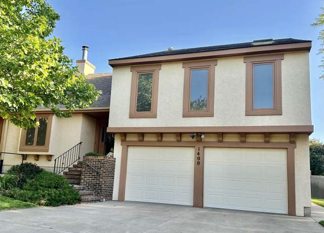 Property at 1400 Highland Ter, Dodge City, KS 67801, 2 beds, 3 baths
