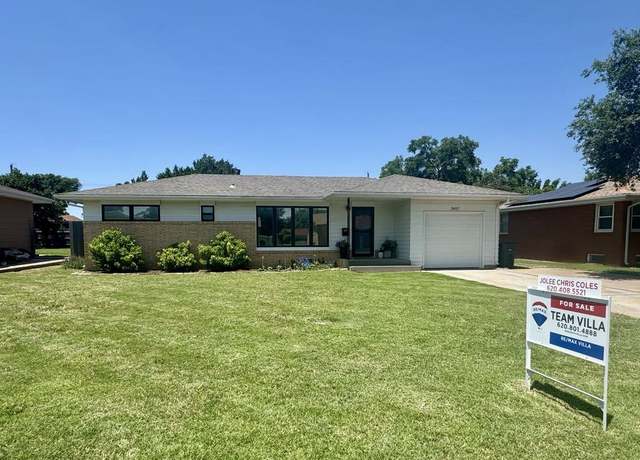 Property at 2407 6th Ave, Dodge City, KS 67801, 3 beds, 1 bath