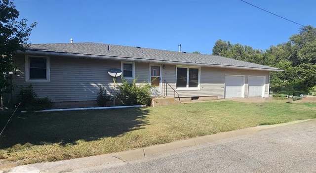 Photo of 622 E Adams St, Meade, KS 67864