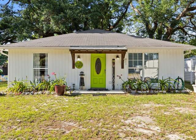 Property at 621 Maddox St, Port St. Joe, FL 32456, 3 beds, 1 bath