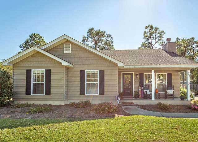 Property at 670 Longwood Ct, Eastpoint, FL 32328, 4 beds, 2 baths